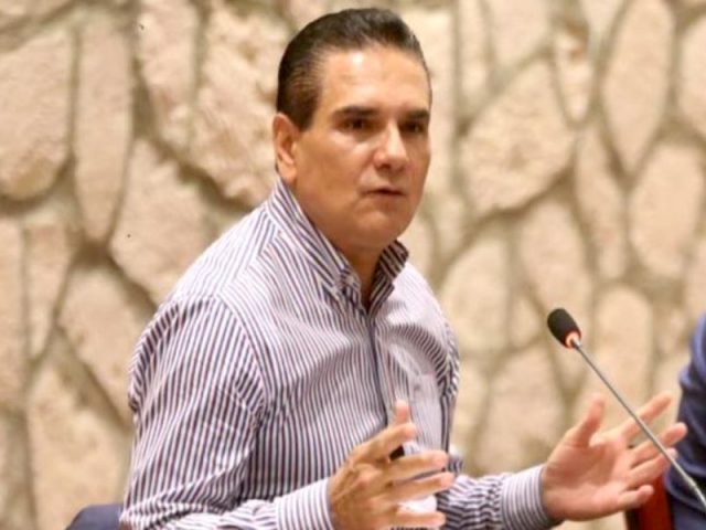 Revocan fallo contra Silvano; firme, decreto de confinamiento